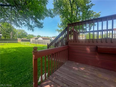 100 Blossom Lane Niles OH 44446