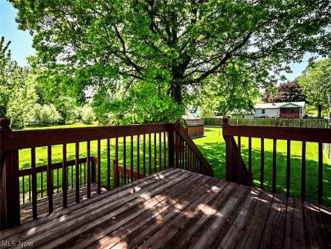 100 Blossom Lane Niles OH 44446