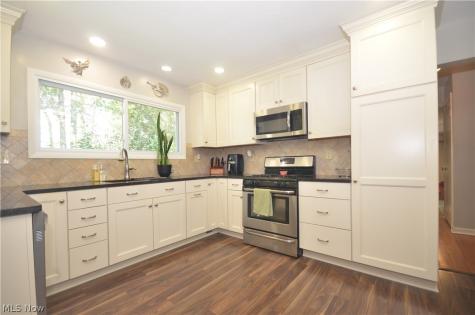 735 Fessler Drive Uniontown OH 44685