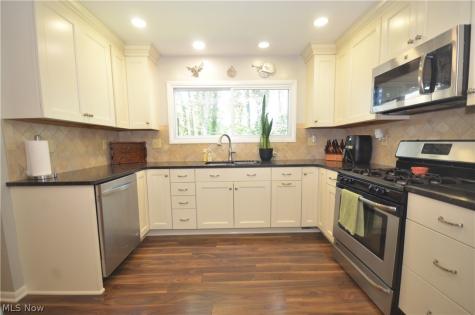 735 Fessler Drive Uniontown OH 44685