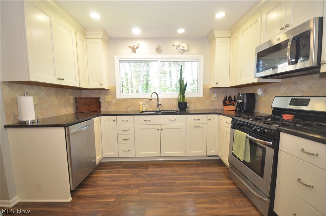 735 Fessler Drive Uniontown OH 44685