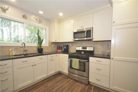 735 Fessler Drive Uniontown OH 44685
