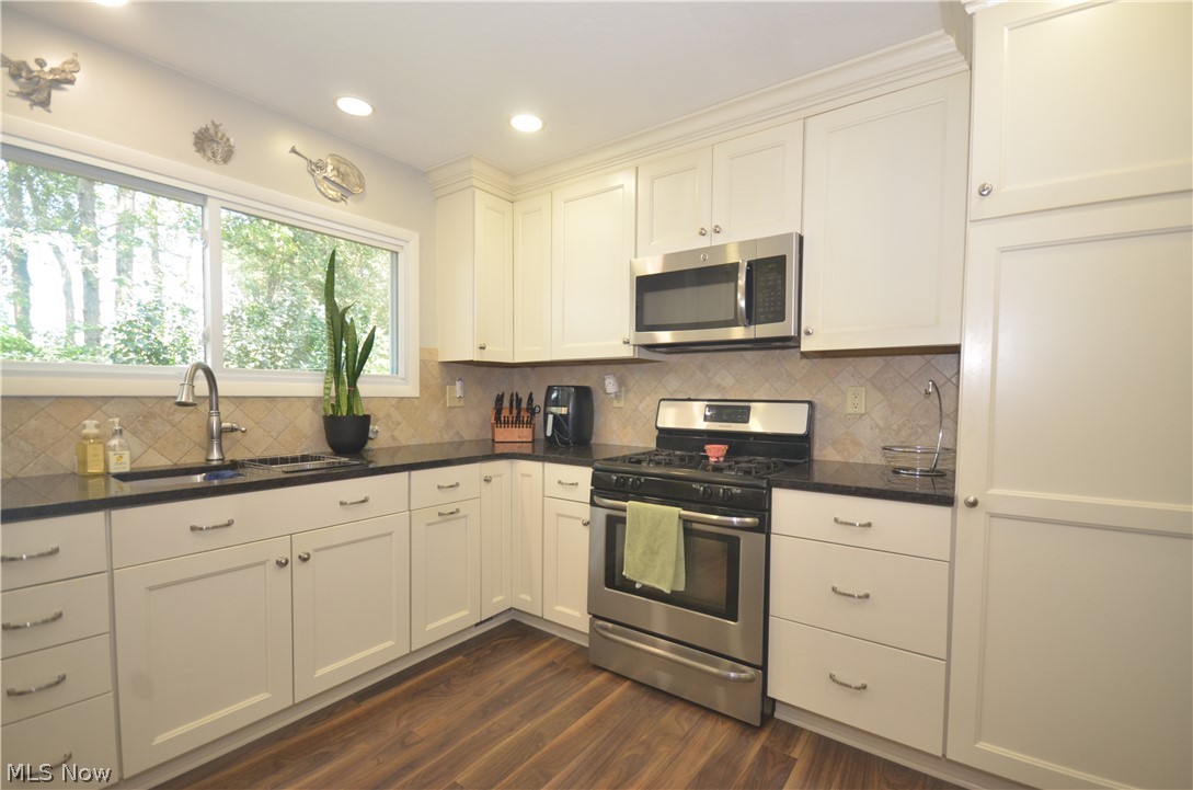 735 Fessler Drive Uniontown OH 44685