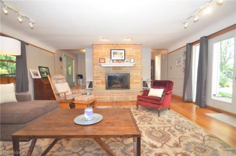 735 Fessler Drive Uniontown OH 44685