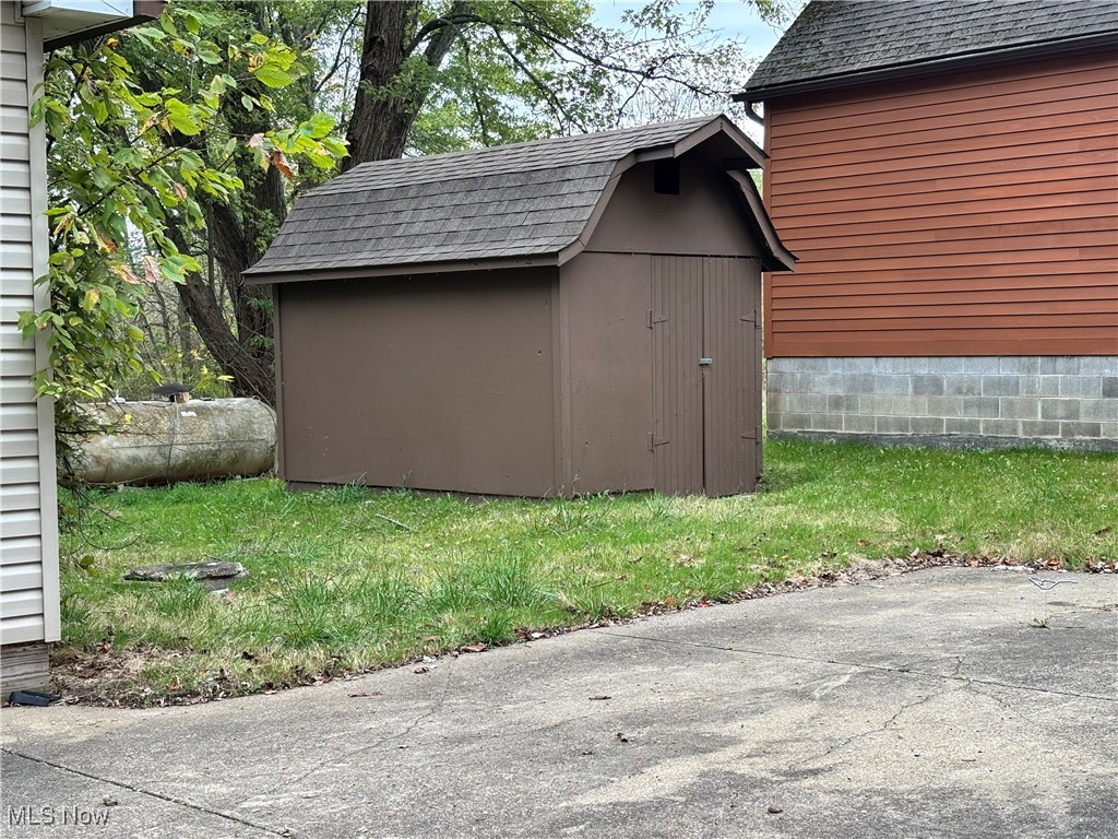 13885 Beard Road New Springfield OH 44443