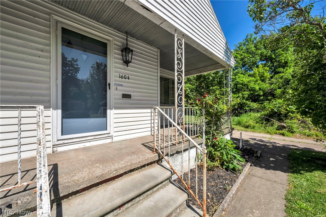 1604 Nebraska Avenue Lorain OH 44052