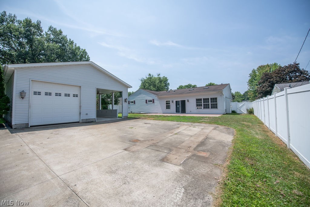 129 S James Street Dover OH 44622