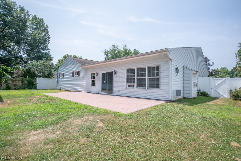 129 S James Street Dover OH 44622