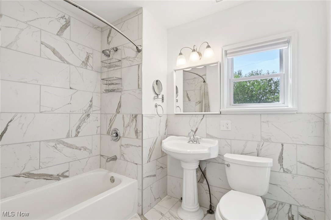 1300 Giel Avenue Lakewood OH 44107