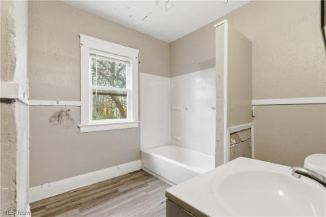 9609 Yale Avenue Cleveland OH 44108