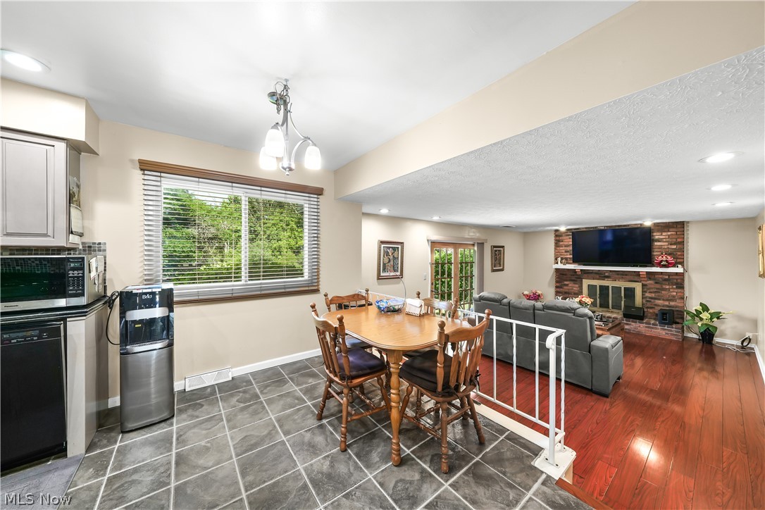 4781 N Hillary Oval Richmond Heights OH 44143