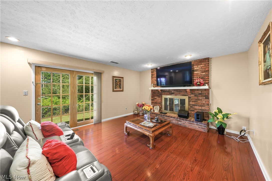 4781 N Hillary Oval Richmond Heights OH 44143