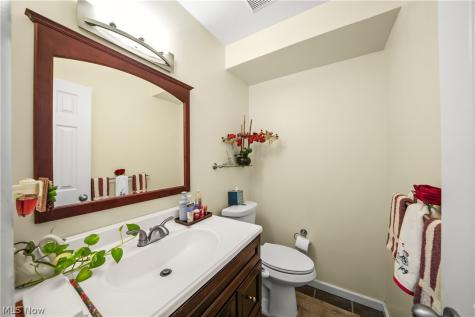 4781 N Hillary Oval Richmond Heights OH 44143