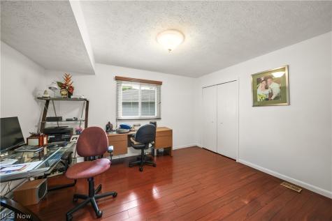 4781 N Hillary Oval Richmond Heights OH 44143