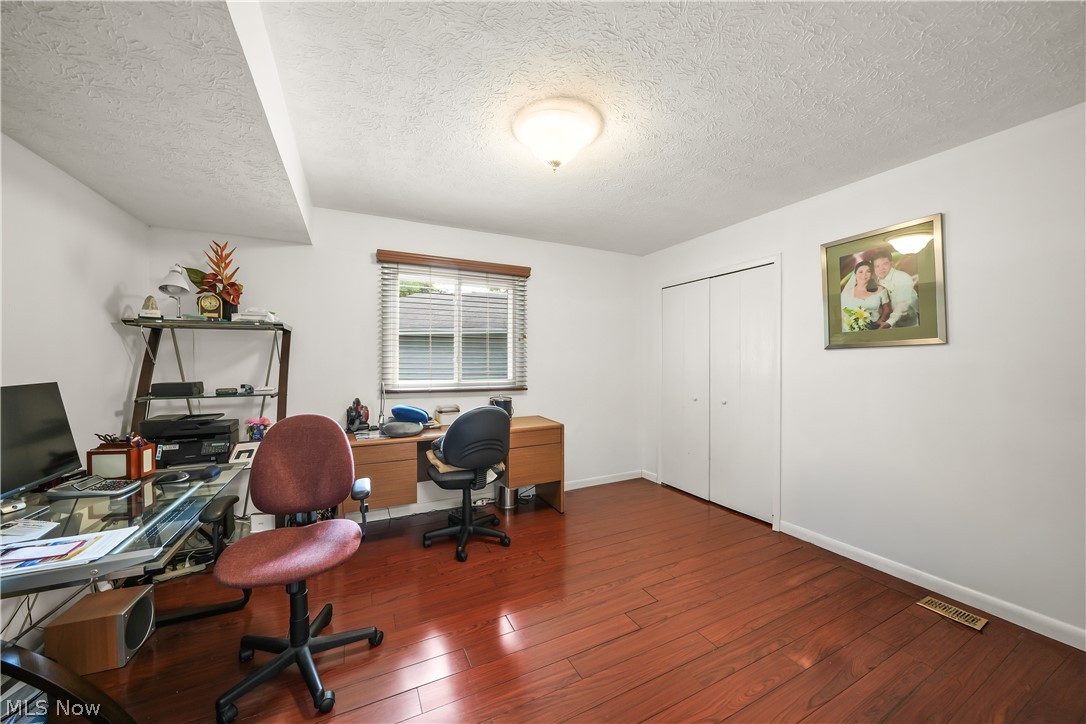 4781 N Hillary Oval Richmond Heights OH 44143