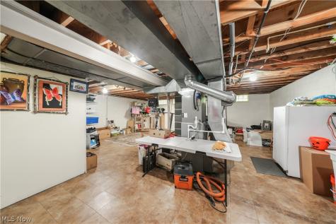 4781 N Hillary Oval Richmond Heights OH 44143