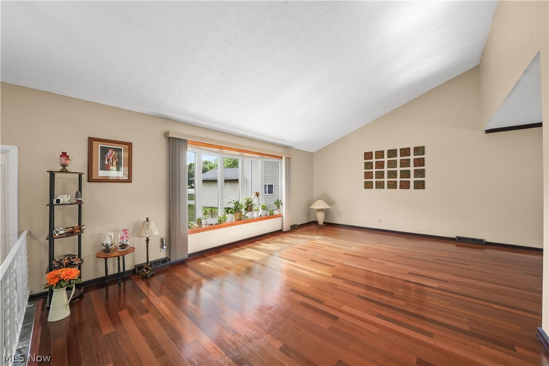 4781 N Hillary Oval Richmond Heights OH 44143