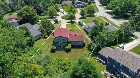4781 N Hillary Oval Richmond Heights OH 44143