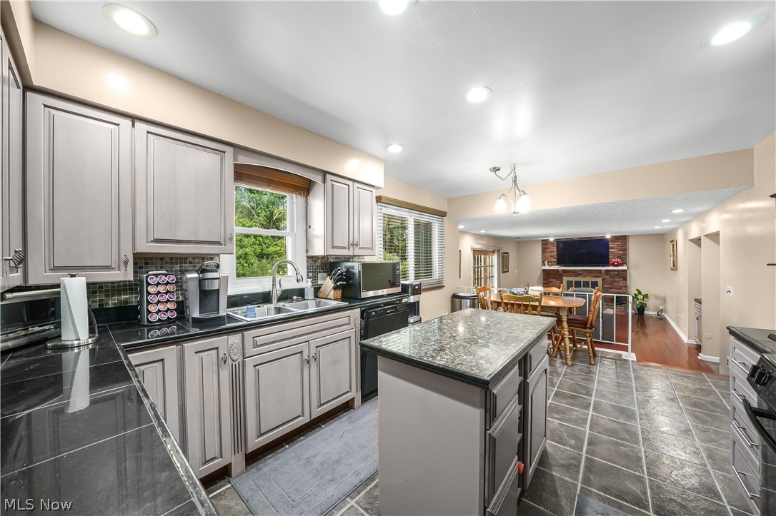 4781 N Hillary Oval Richmond Heights OH 44143