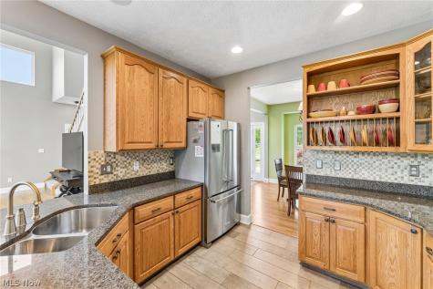31904 Fieldstone Circle Avon Lake OH 44012