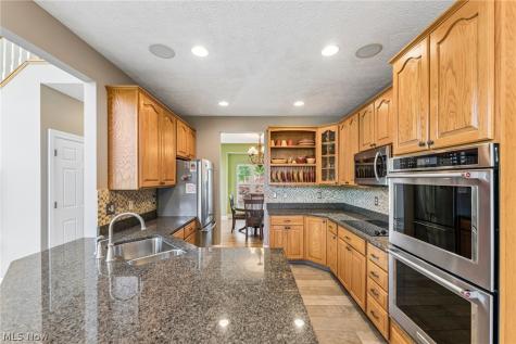 31904 Fieldstone Circle Avon Lake OH 44012