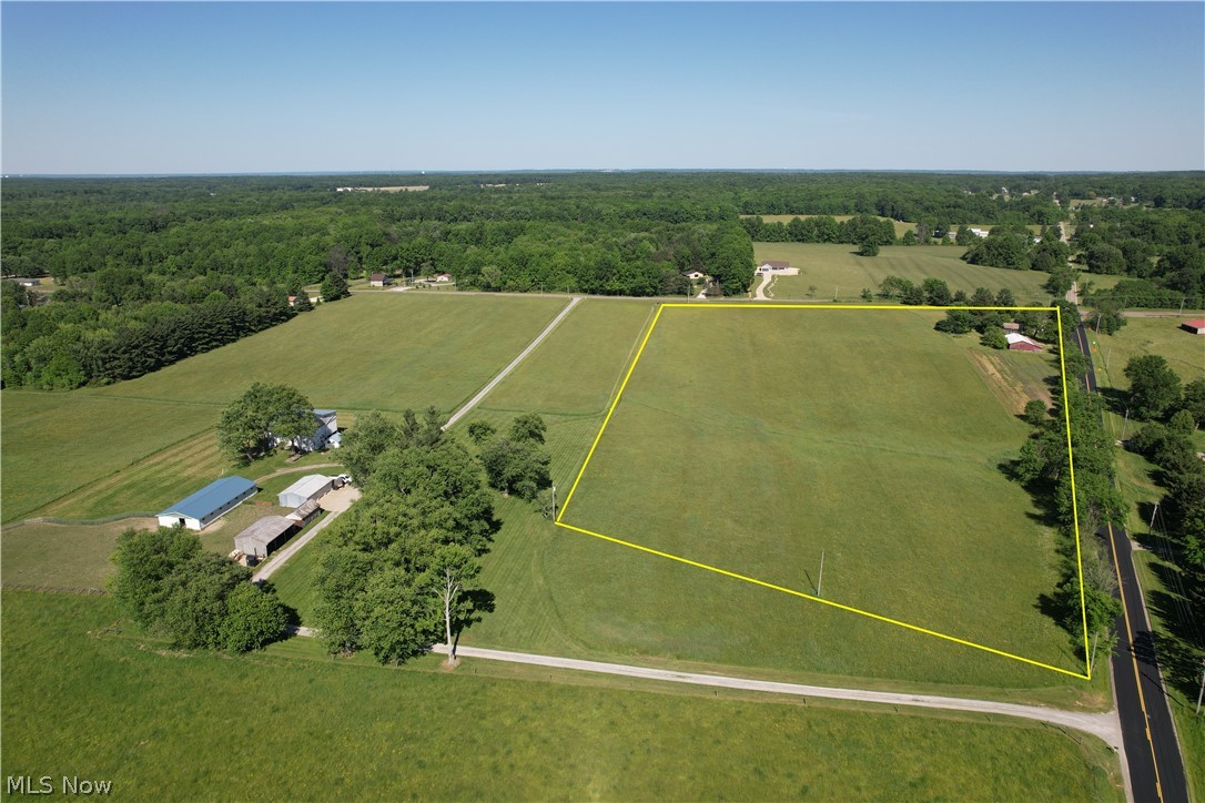 15760 N Palmyra Road Diamond OH 44429