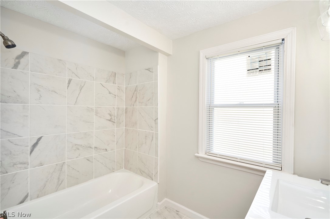16603 Talford Avenue Cleveland OH 44128