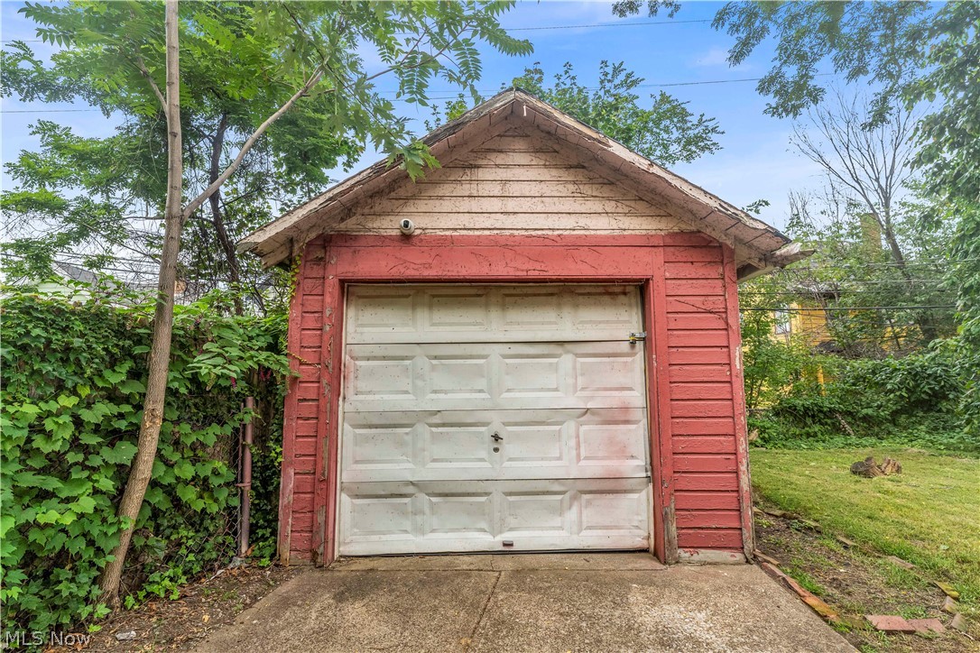 13705 6th Avenue East Cleveland OH 44112