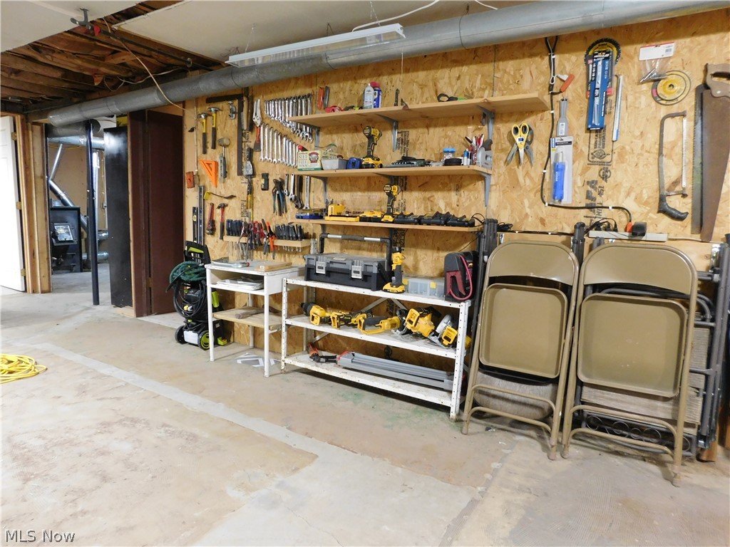 46348 Street Route 556 Beallsville OH 43716