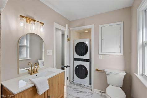 3582 Raymont Boulevard University Heights OH 44118