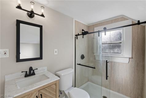 3582 Raymont Boulevard University Heights OH 44118