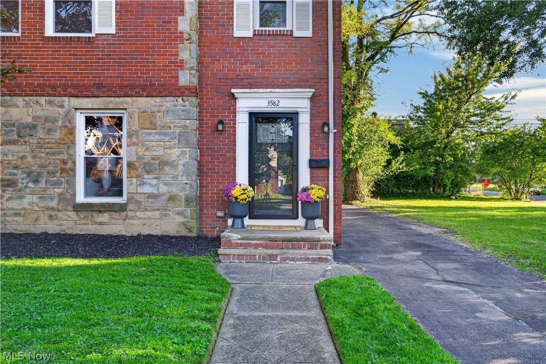 3582 Raymont Boulevard University Heights OH 44118