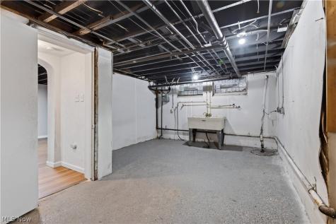 3582 Raymont Boulevard University Heights OH 44118