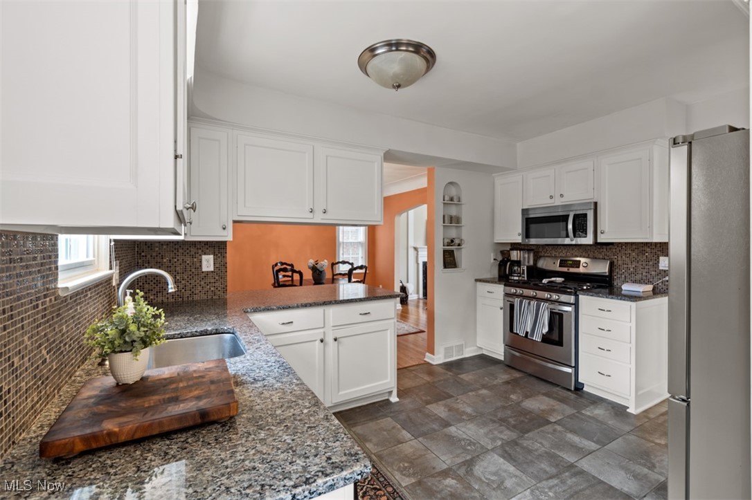 2700 Edgehill Road Cleveland Heights OH 44106