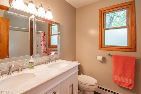 300 Tanglewood Trail Wadsworth OH 44281