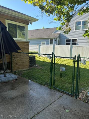 5646 Onaway Oval Parma OH 44130