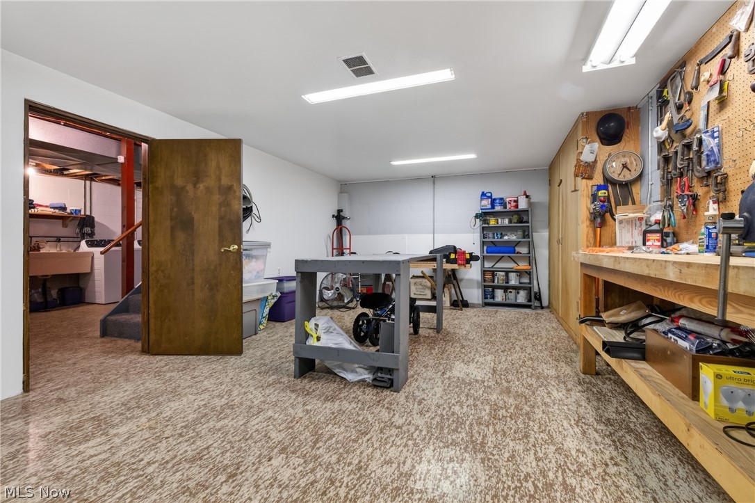 6986 Youngstown Pittsburgh Road Poland OH 44514