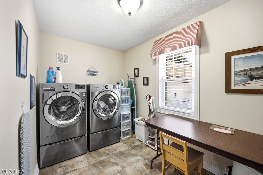 1280 Surfside Circle Aurora OH 44202