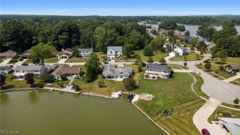 1280 Surfside Circle Aurora OH 44202