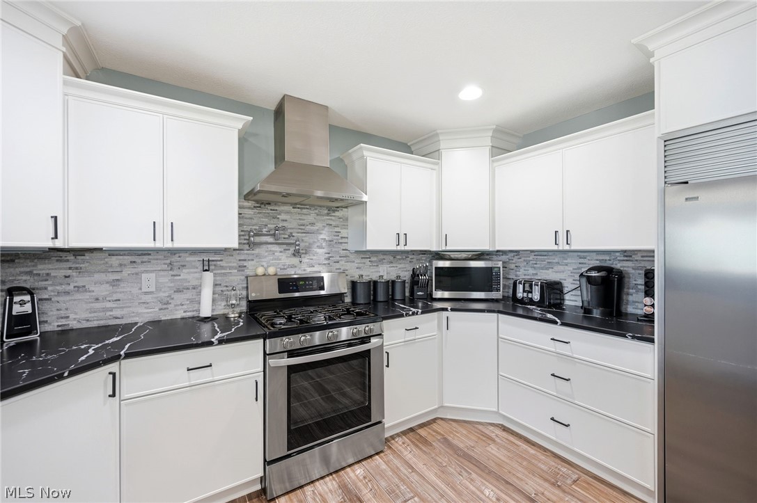 1280 Surfside Circle Aurora OH 44202