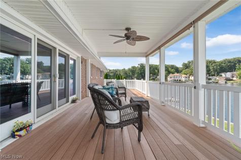 82 Whitefriars Drive Akron OH 44319