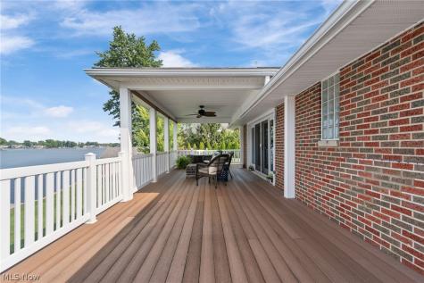 82 Whitefriars Drive Akron OH 44319