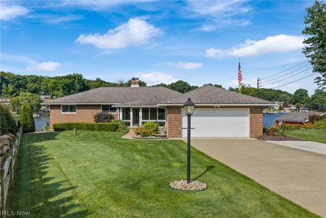 82 Whitefriars Drive Akron OH 44319