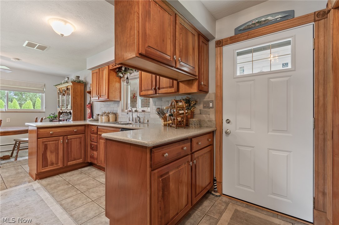 82 Whitefriars Drive Akron OH 44319
