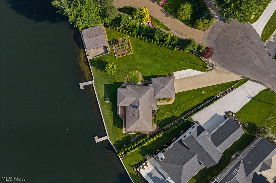 82 Whitefriars Drive Akron OH 44319