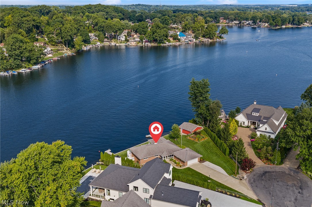 82 Whitefriars Drive Akron OH 44319