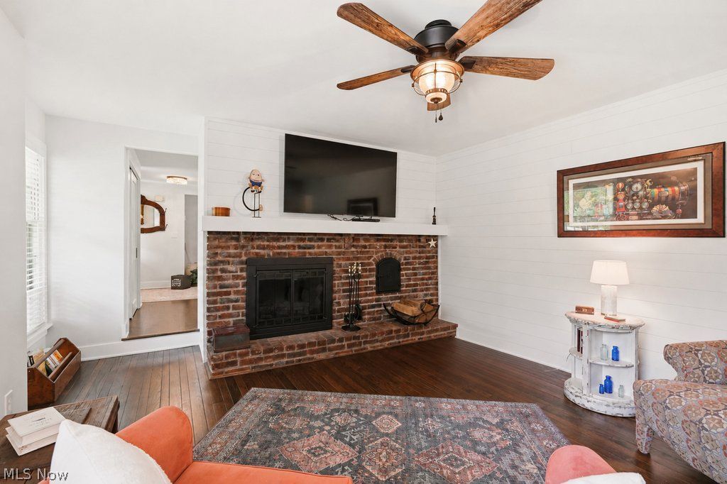 76 Maple Hill Drive Chagrin Falls OH 44022