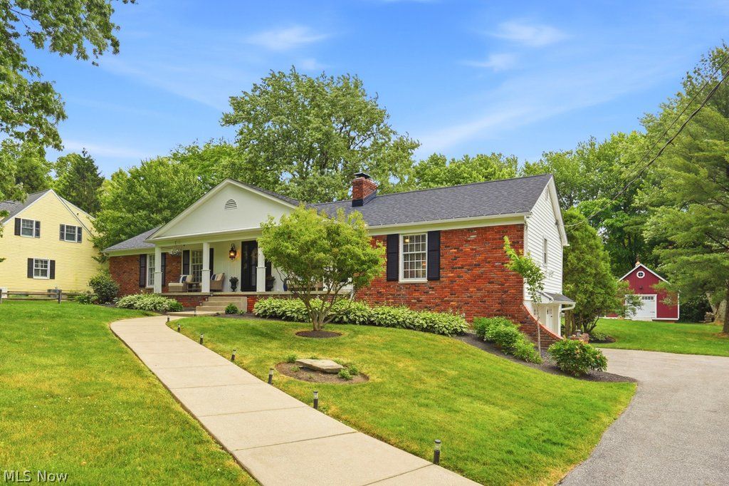 76 Maple Hill Drive Chagrin Falls OH 44022