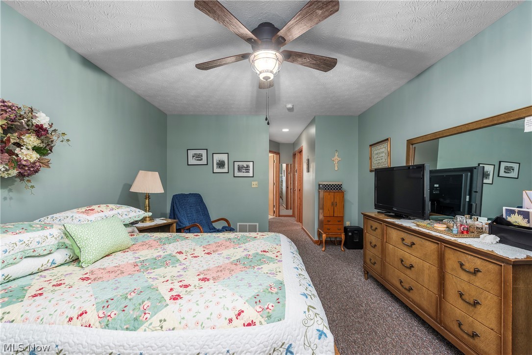 6073 Creekside Drive Parma Heights OH 44130