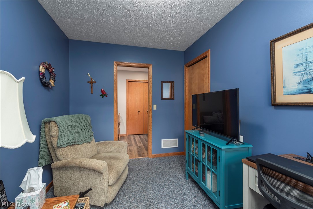 6073 Creekside Drive Parma Heights OH 44130
